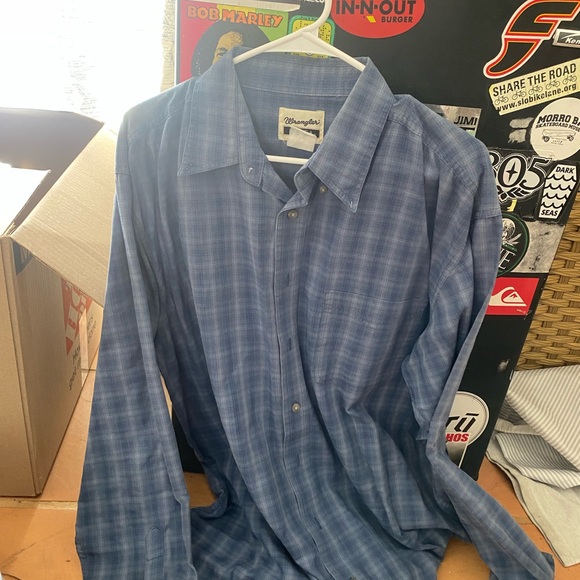 Wrangler button up - Picture 1 of 2